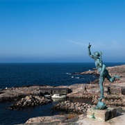 Hermes-Jumala, Källskäri