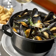 Eat Mussels in Bruxelles
