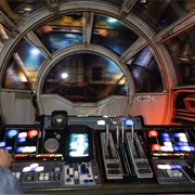 Millennium Falcon: Smuggler's Run