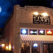 Luna Bar and Grill