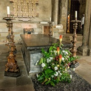 Bede&#39;s Tomb, Durham Cathedral
