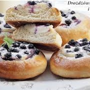 Drożdżówka Z Serem, Jagodami