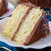 Vanilla Cake With Chocolate Frosting