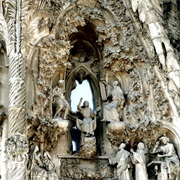 Visit Antnio Gaudi's Buildings