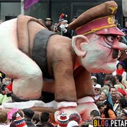 Say "Scheisse" in German