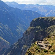Cruz Del Cóndor, Peru