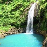 Tahiti&#39;s Waterfall Valleys
