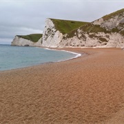 Pick Rubbish off Beaches - Try a 2 Minute Beach Clean