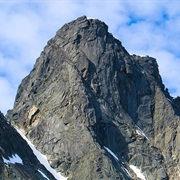 Søre Dyrhaugstinden