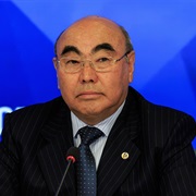 Askar Akayev