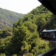 Train De L'ardèche Dans Les Gorges Du Doux