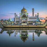 Omar Ali Saifuddien Mosque, Brunei