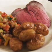 Rosbief Met Ratatouille En Aardappeltjes Uit De Oven