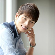 Lee Yi Kyung