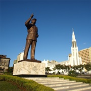 Samora Machel Statue