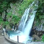 Urlătoarea Waterfall