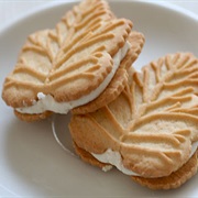Maple Leaf Creme Cookies (Canada)