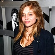 Lizzie Brochere