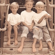 Go Barefoot With Friends