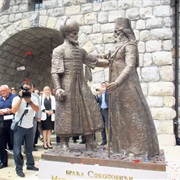 Spomenik Braci Sokolovic Visegrad