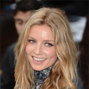 Annabelle Wallis