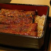Unadon (うな丼)