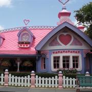 Minnie's Country House