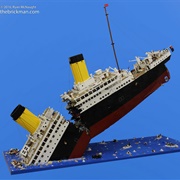 Sinking Titanic Lego