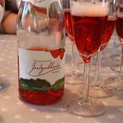 Non-Alcoholic Strawberry Wine