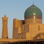 Kalon Monaret, Uzbekistan