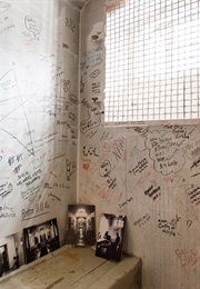 A Very Open Prison (1995)