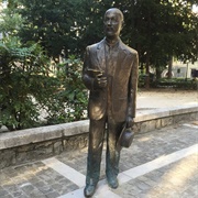 Statue of Italo Svevo, Trieste