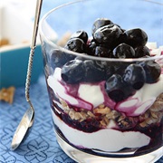 Blueberry, Yogurt &amp; Granola Parfait