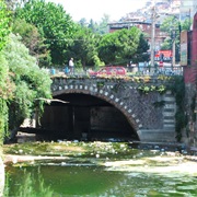 Caravan Bridge, Izmir