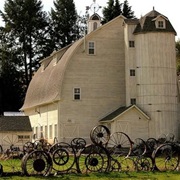 Dahmen Barn and Wagon Wheel Fence (Uniontown, Washington)