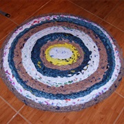 Make a Plastic-Bag Throw Rug
