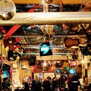 Explore the Ruin Bars (Szimply Kert) in Budapest