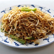 Soft Noodles With Bean Sprouts