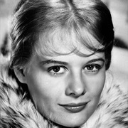 Shirley Knight