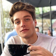 Froy Gutierrez
