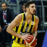 Nando De Colo