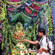 Decorate and Idol With Flowers