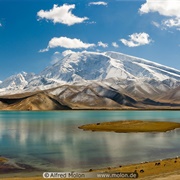 Karakul Lake, Xinjiang
