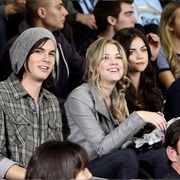 Pretty Little Liars Season 1 Episode 16 Je Suis Une Amie
