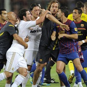 Players Pushing Each Other,Not Fighting