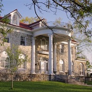 Beaumont Inn - Harrdosburg, KY