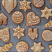 Decorating Gingerbread