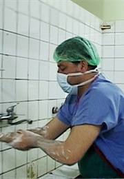 Baghdad Hospital: Inside the Red Zone (2008)