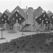Theater 'T Speelhuis and Cubehouses (Helmond, Netherlands)