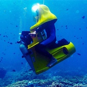 Navigate a Personal Underwater SUB